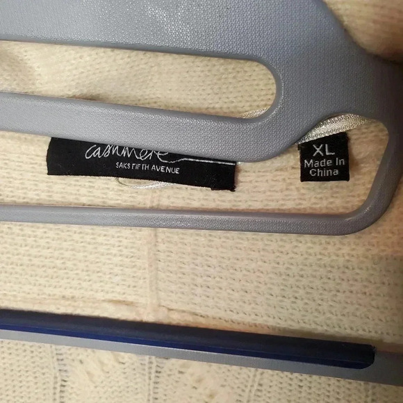 Saks Fith Avenue 100% Cashmere Knitted Ivory Cardigan Sweater - Picture 4 of 7